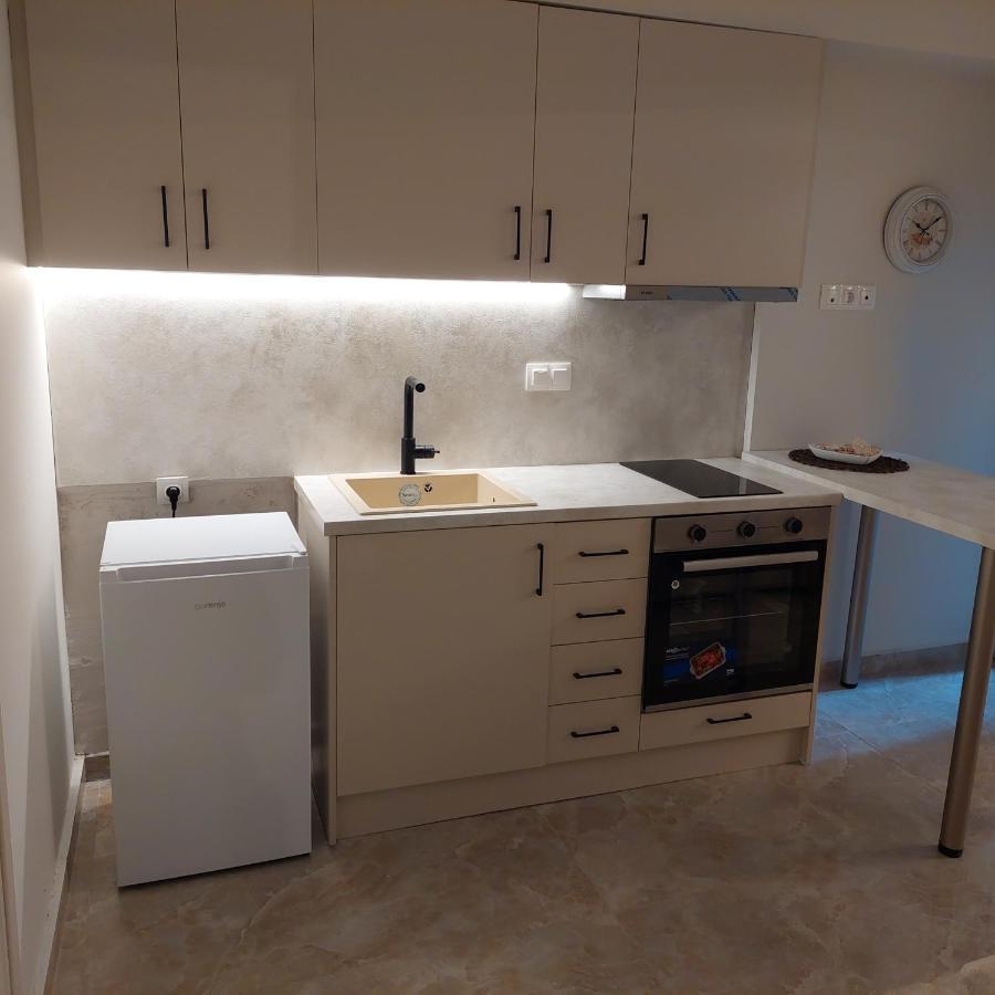 Budget Apartment To The Center Salonicco Esterno foto