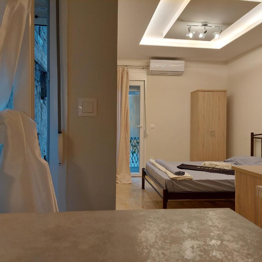 Budget Apartment To The Center Salonicco Esterno foto